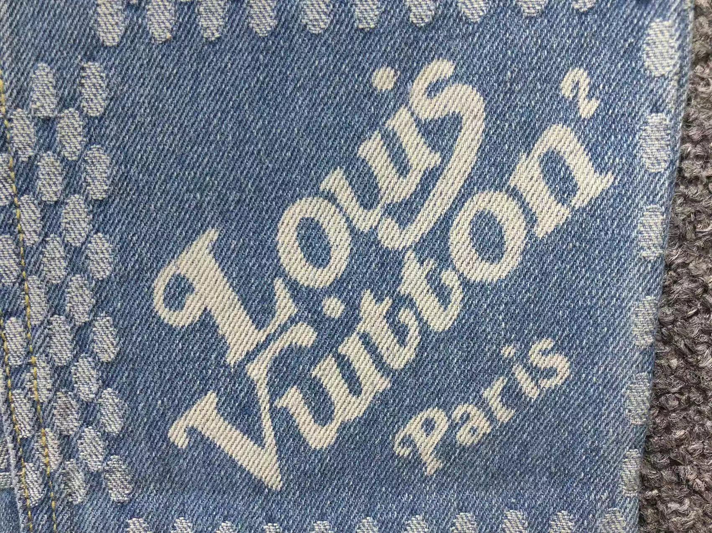 JEANS LV