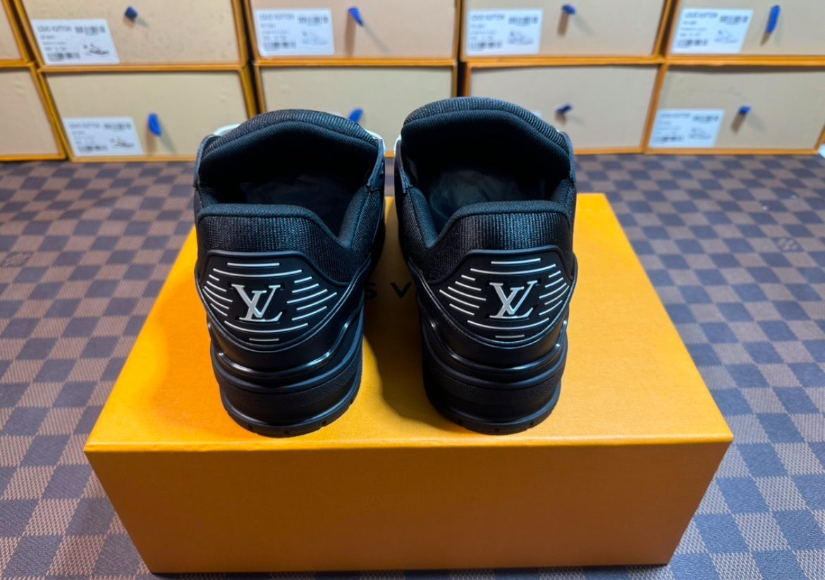 LV TRAINER