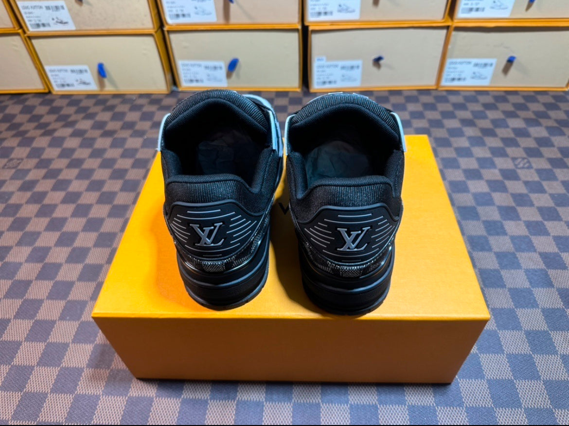LV TRAINER