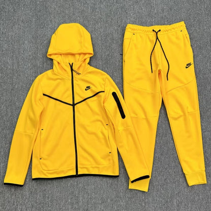 TUTA NIKE TECH FLEECE