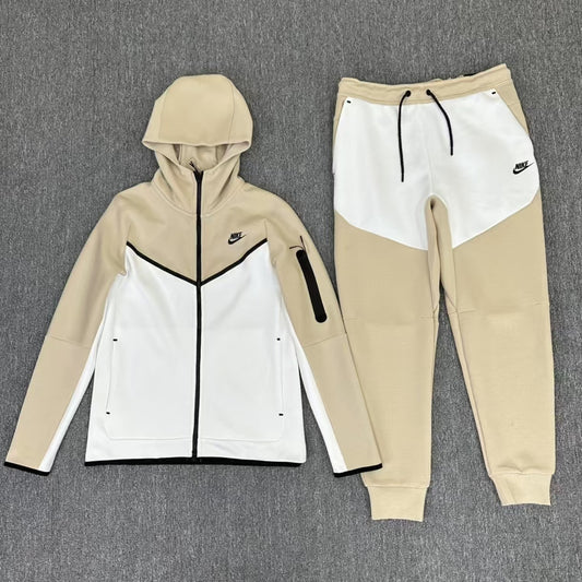 TUTA NIKE TECH FLEECE