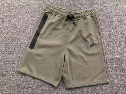 PANTALONCINI NIKE TECH FLEECE