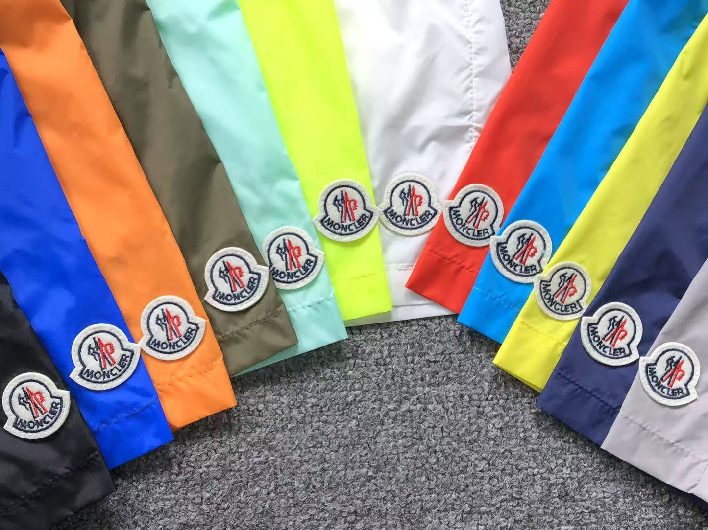 COSTUME MONCLER