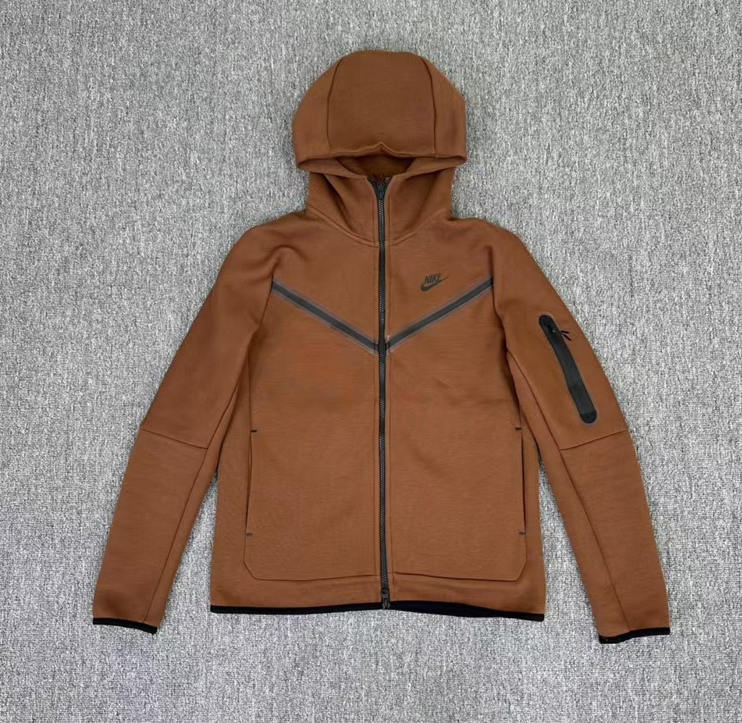 TUTA NIKE TECH FLEECE