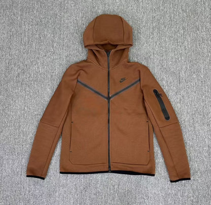 TUTA NIKE TECH FLEECE