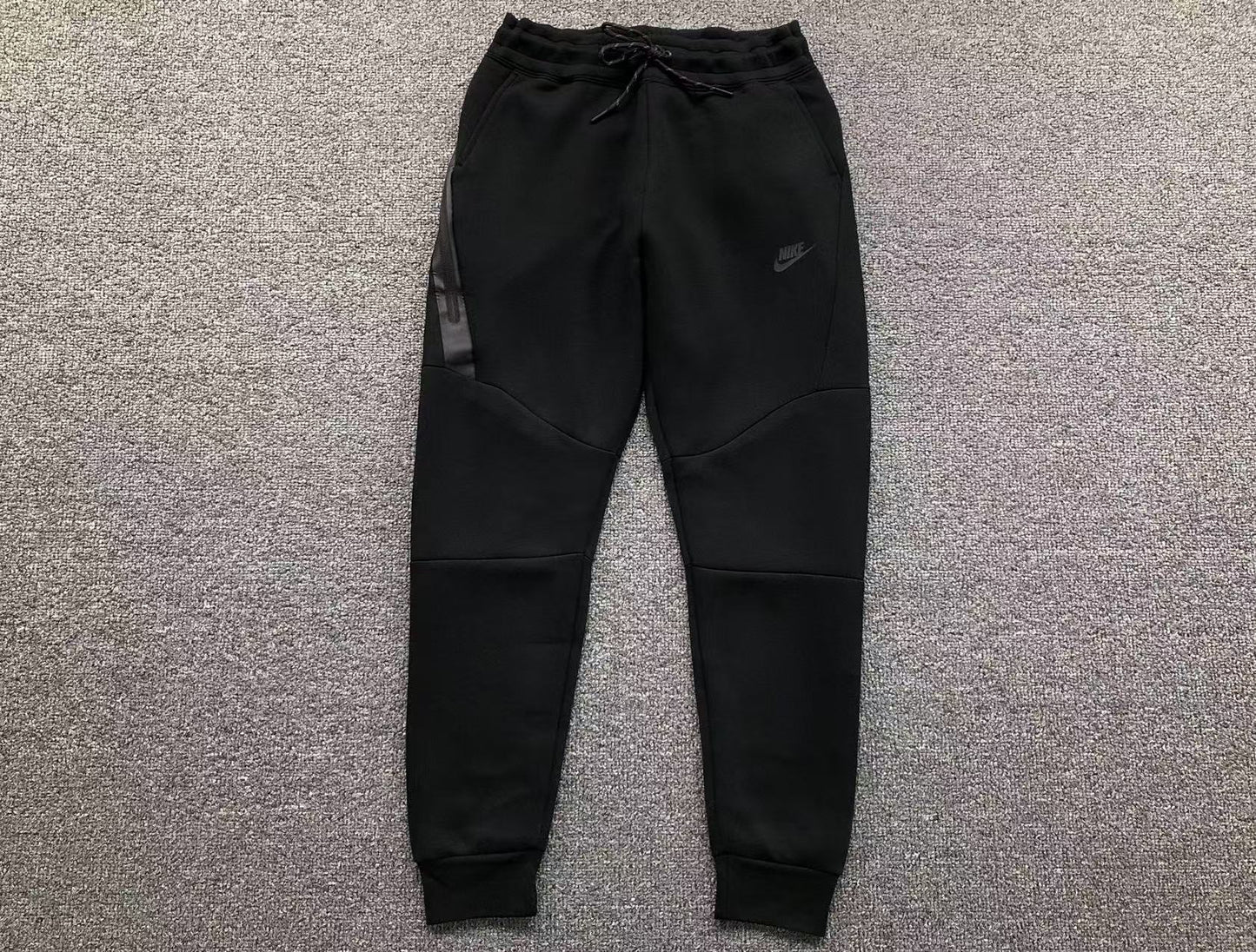 TUTA NIKE TECH FLEECE