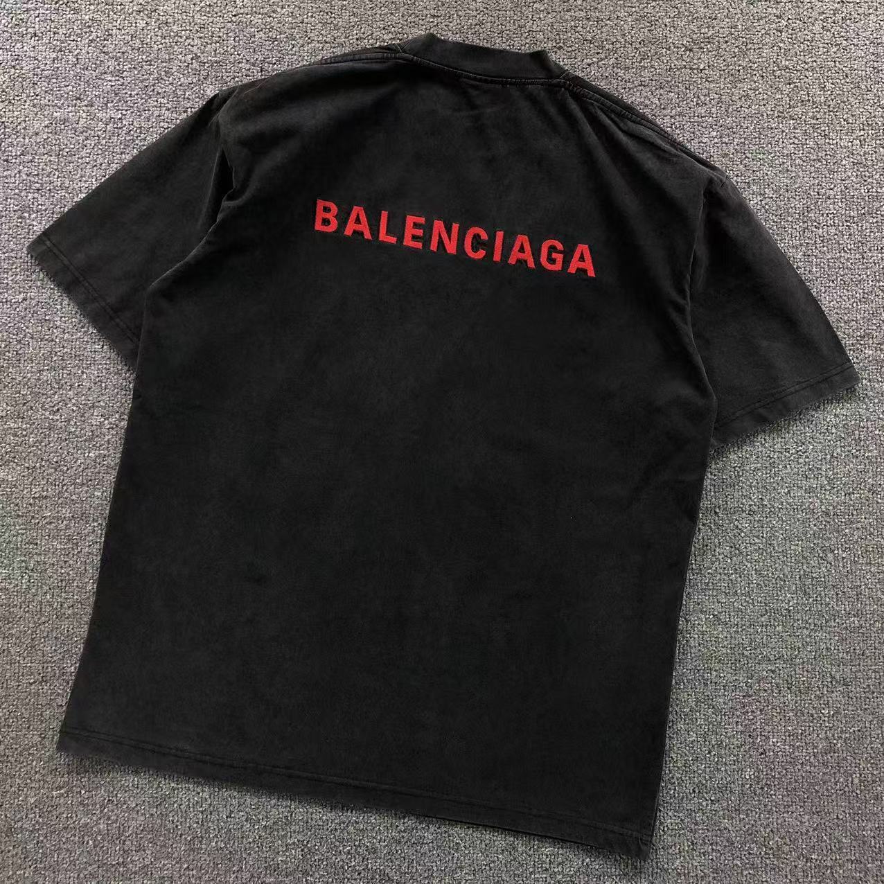 T-SHIRT BALENCIAGA