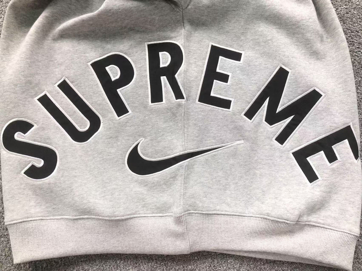 TUTA SUPREME x NIKE
