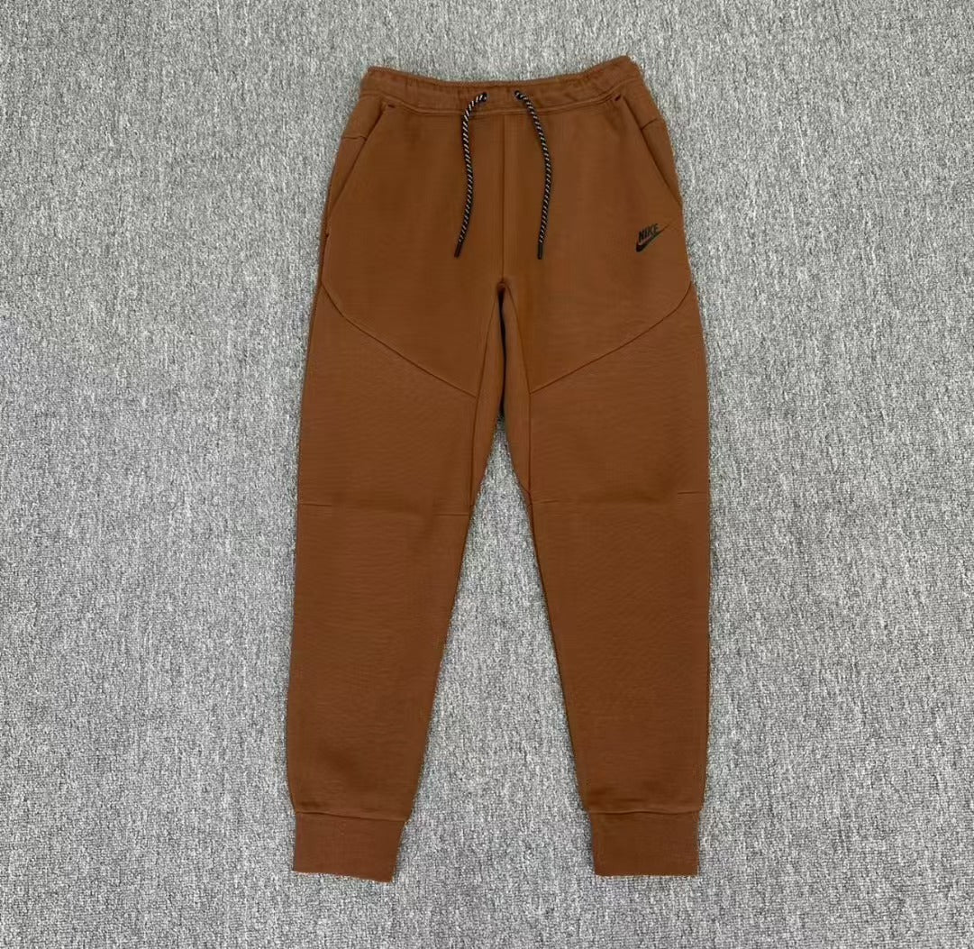 TUTA NIKE TECH FLEECE