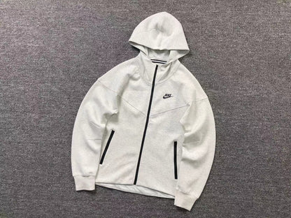 NIKE TECH FLEECE