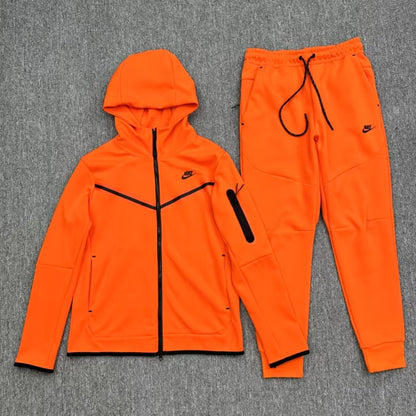 TUTA NIKE TECH FLEECE