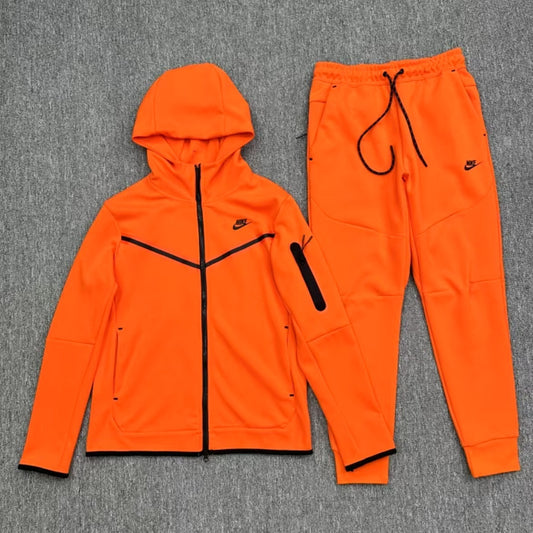 TUTA NIKE TECH FLEECE