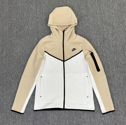 TUTA NIKE TECH FLEECE