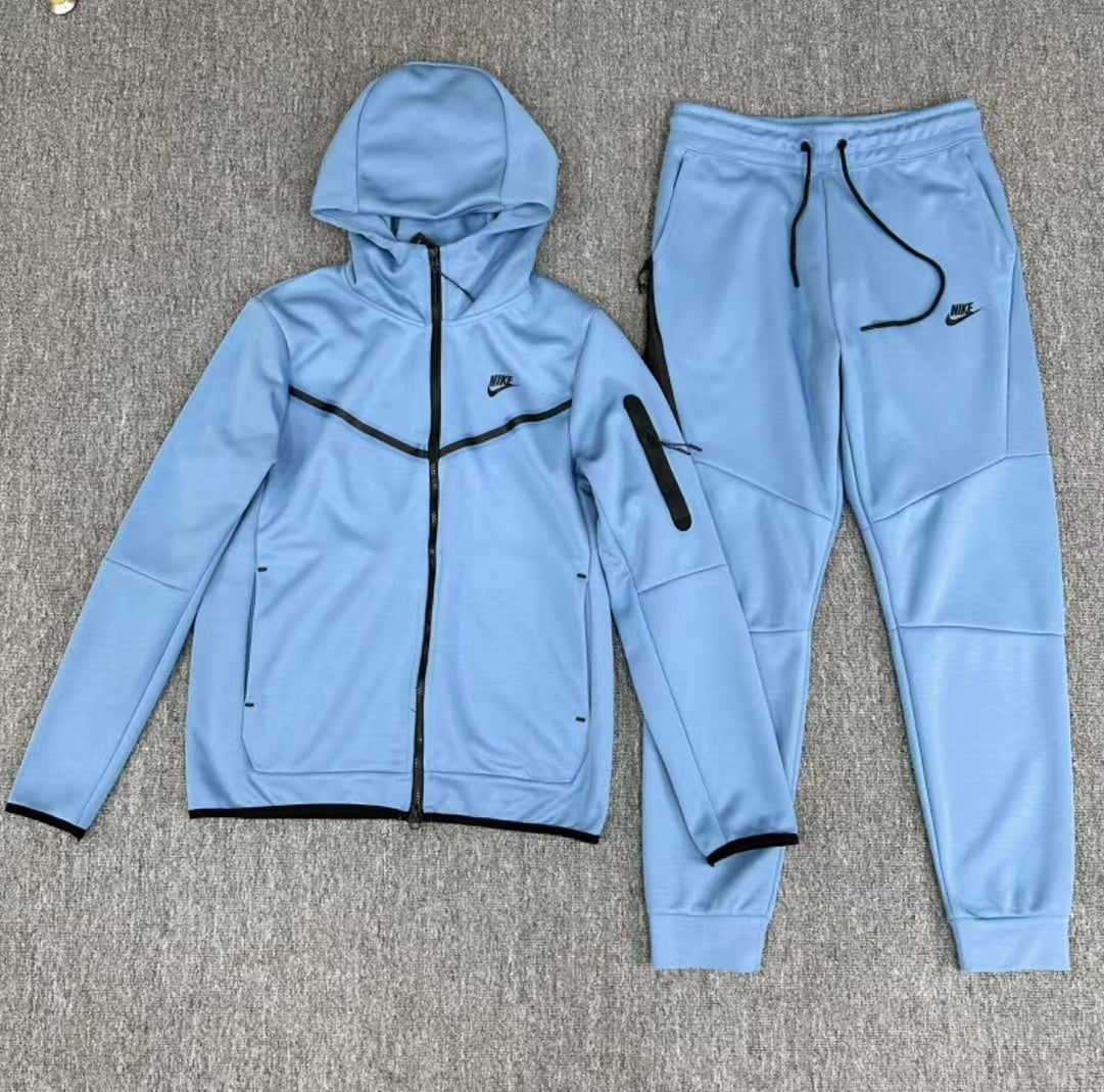 TUTA NIKE TECH FLEECE