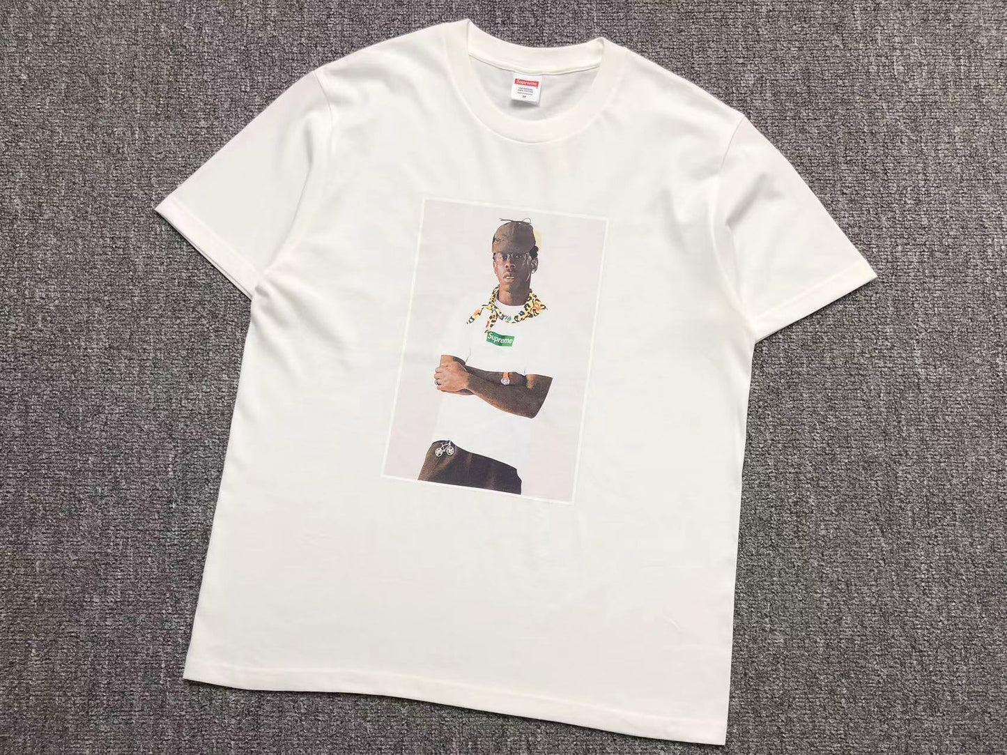 T-SHIRT SUPREME