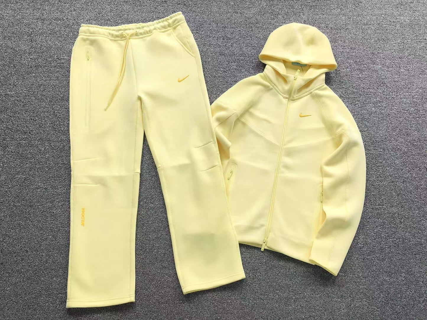 TUTA NIKE TECH FLEECE x NOCTA