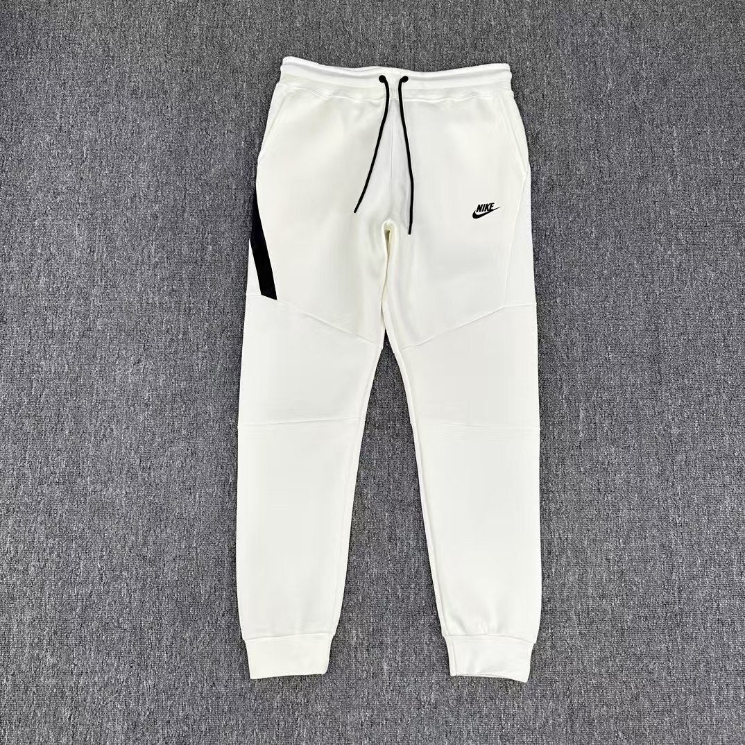 TUTA NIKE TECH FLEECE