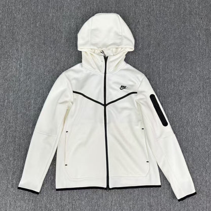 TUTA NIKE TECH FLEECE