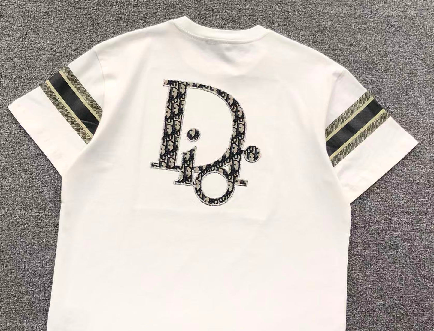 T-SHIRT DIOR