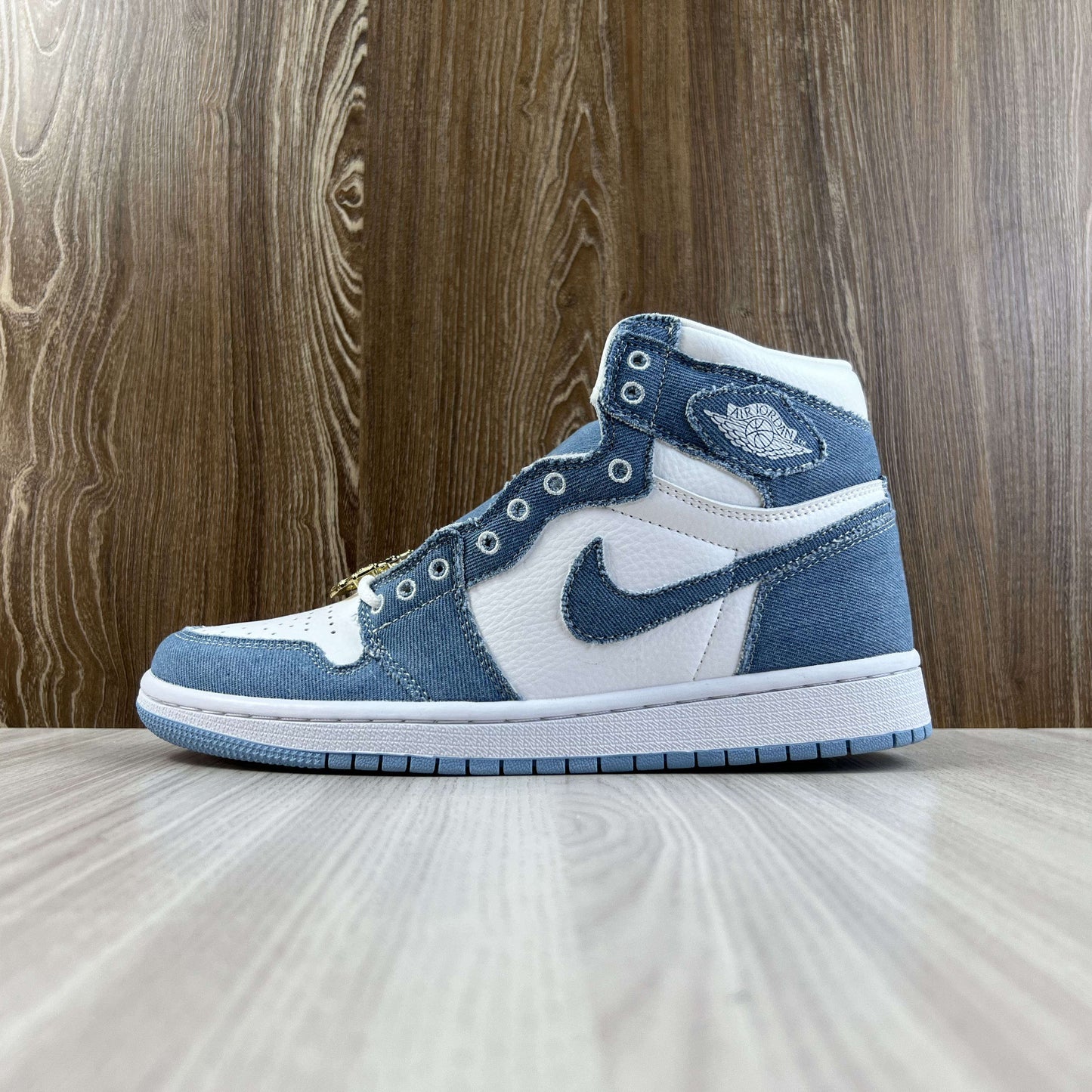 JORDAN 1