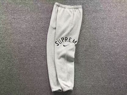 TUTA SUPREME x NIKE
