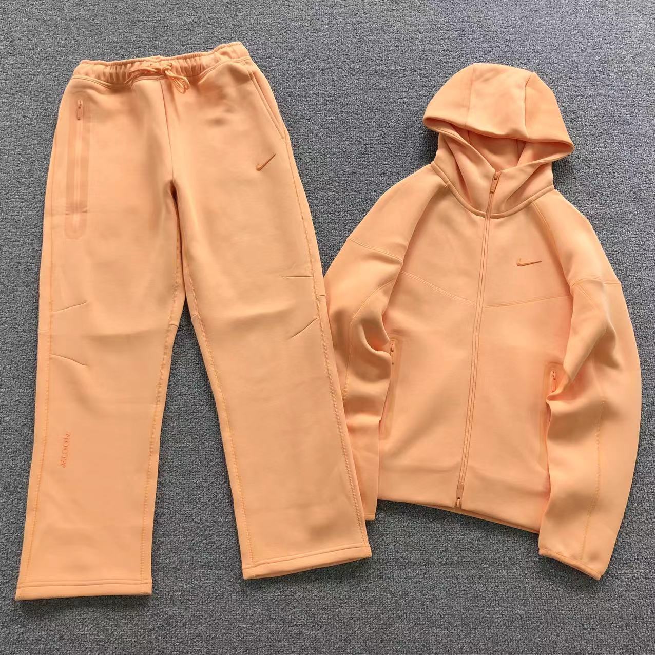 TUTA NIKE TECH FLEECE x NOCTA