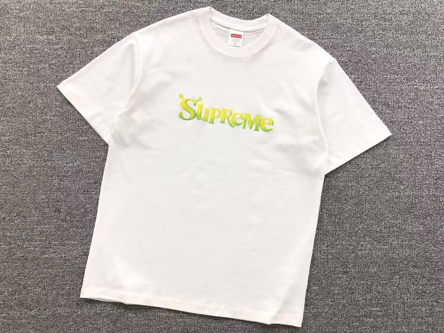 T-SHIRT SUPREME