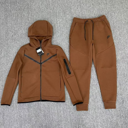 TUTA NIKE TECH FLEECE