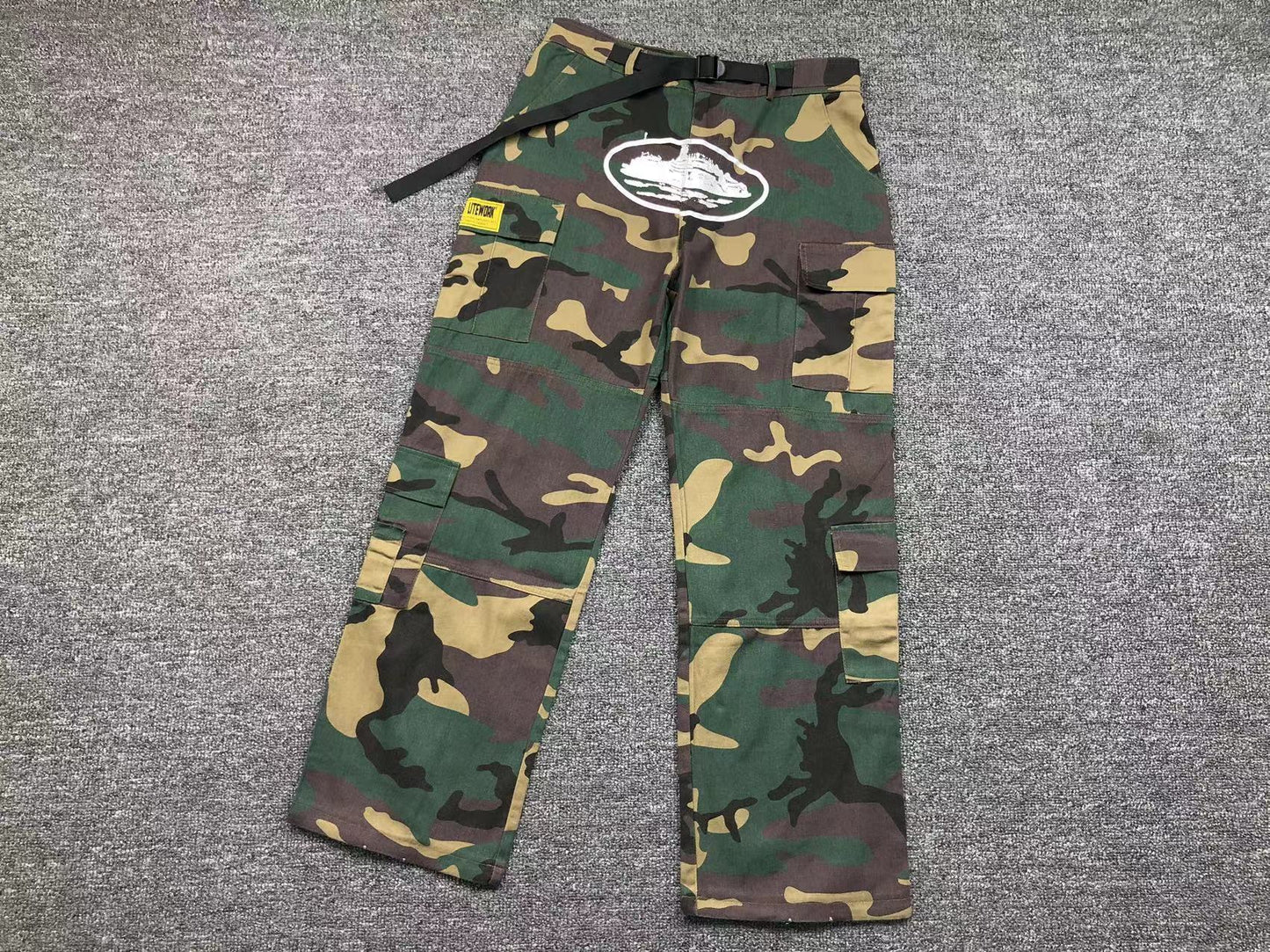 PANTALONI CORTEIZ