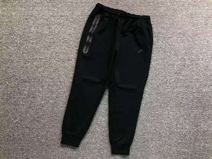 NIKE TECH FLEECE