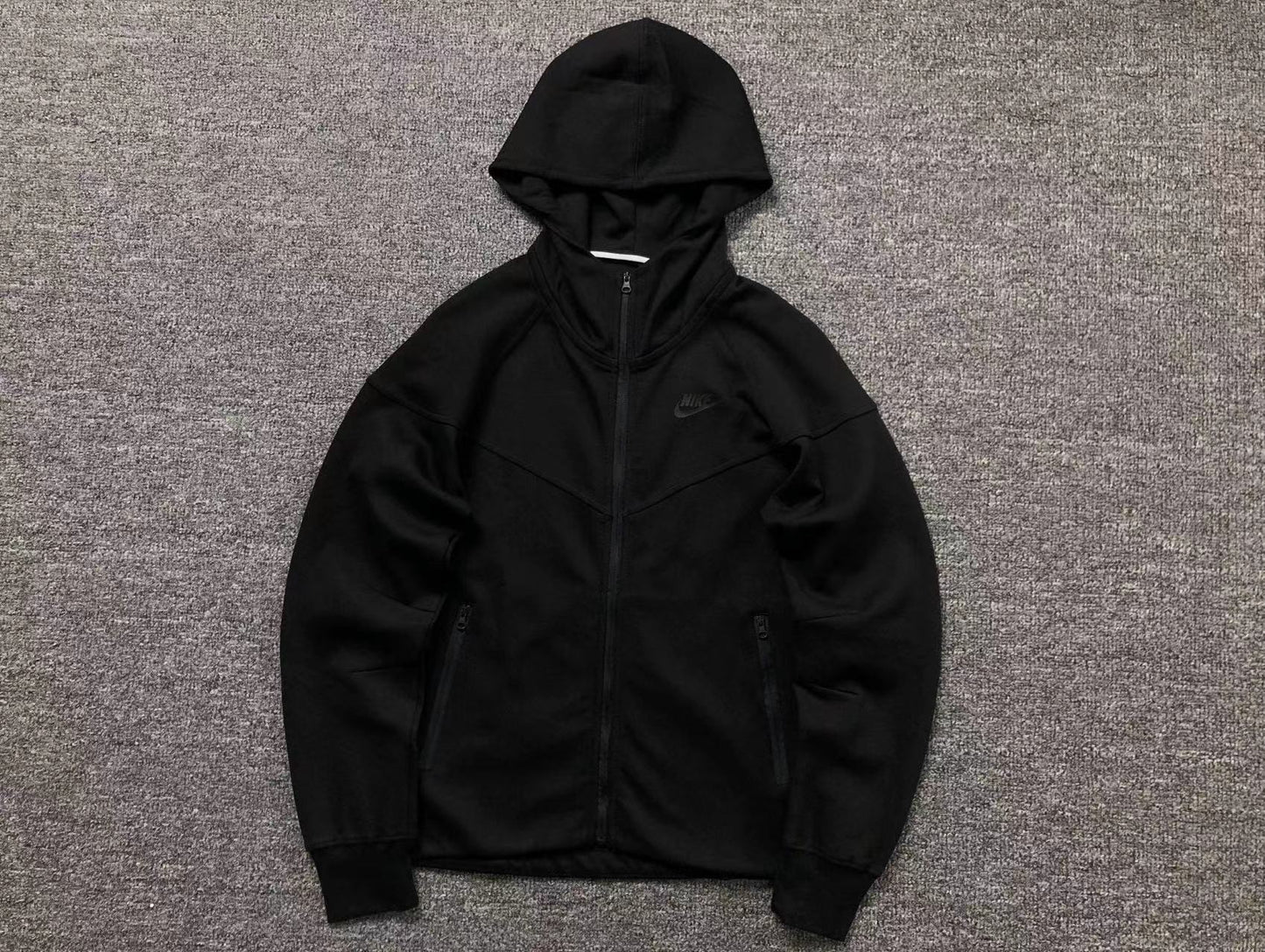 NIKE TECH FLEECE