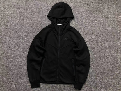 NIKE TECH FLEECE