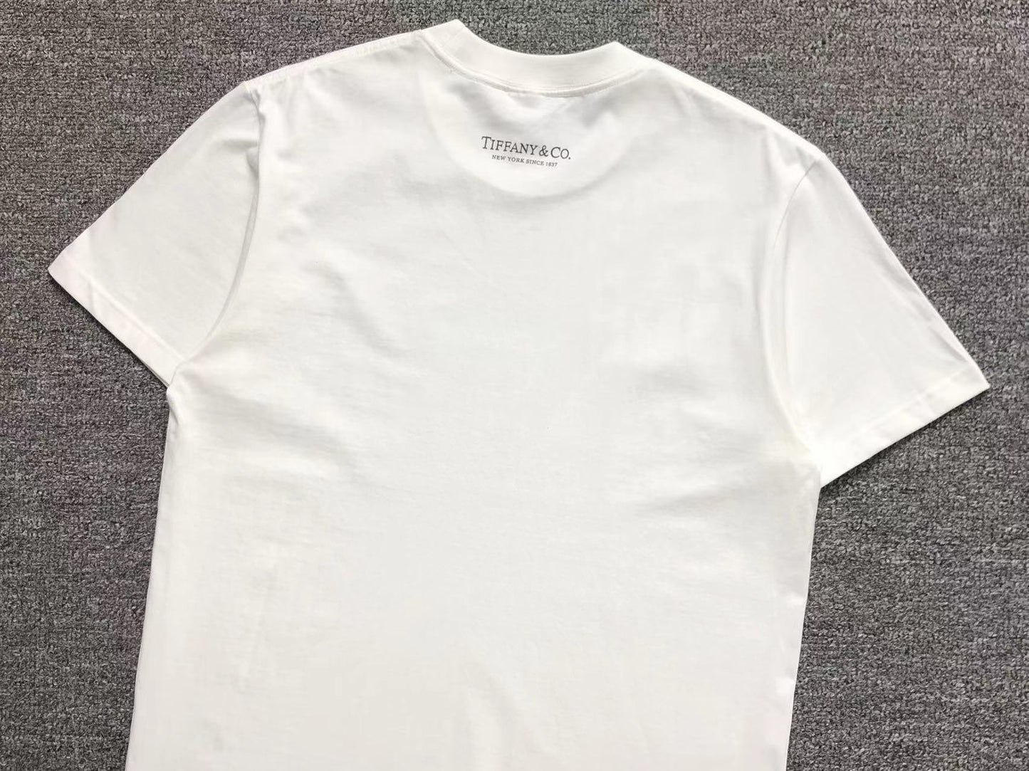 T-SHIRT SUPREME